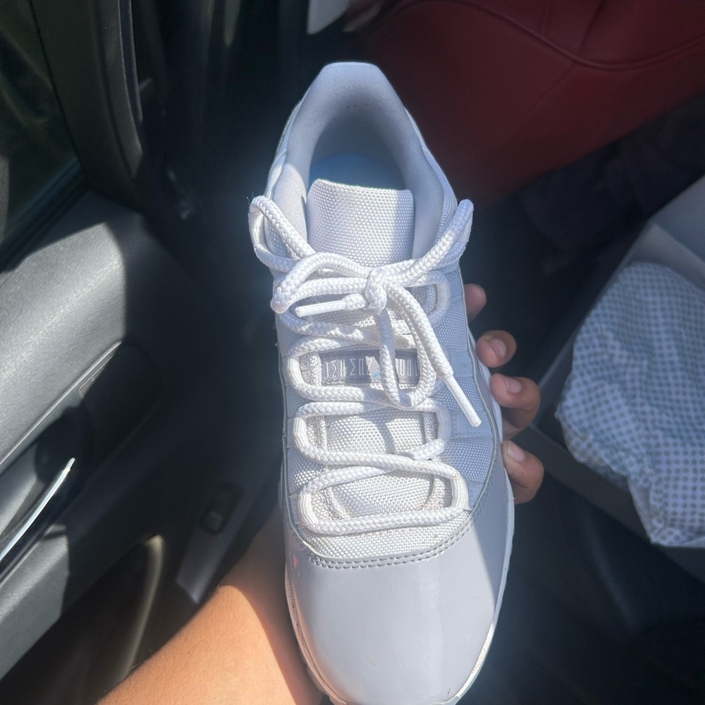 Jordan 11 retro low cement grey
